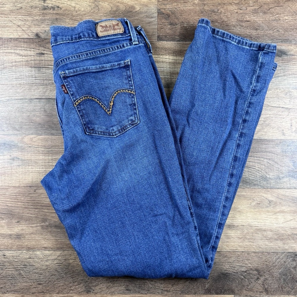 Levi's 505 Women's Straight Jeans, Size 6 (29x30) Medium Wash